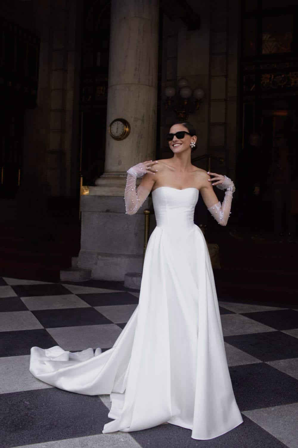 Indulge in the timeless elegance of the Valentina Gown. Inspired by old Hollywood glamour, this gown combines sumptuous fabrics with modern design. With its seductive and sophisticated silhouette, it is sure to turn heads and make every woman feel like a true star. Elevate your style with this luxurious piece.