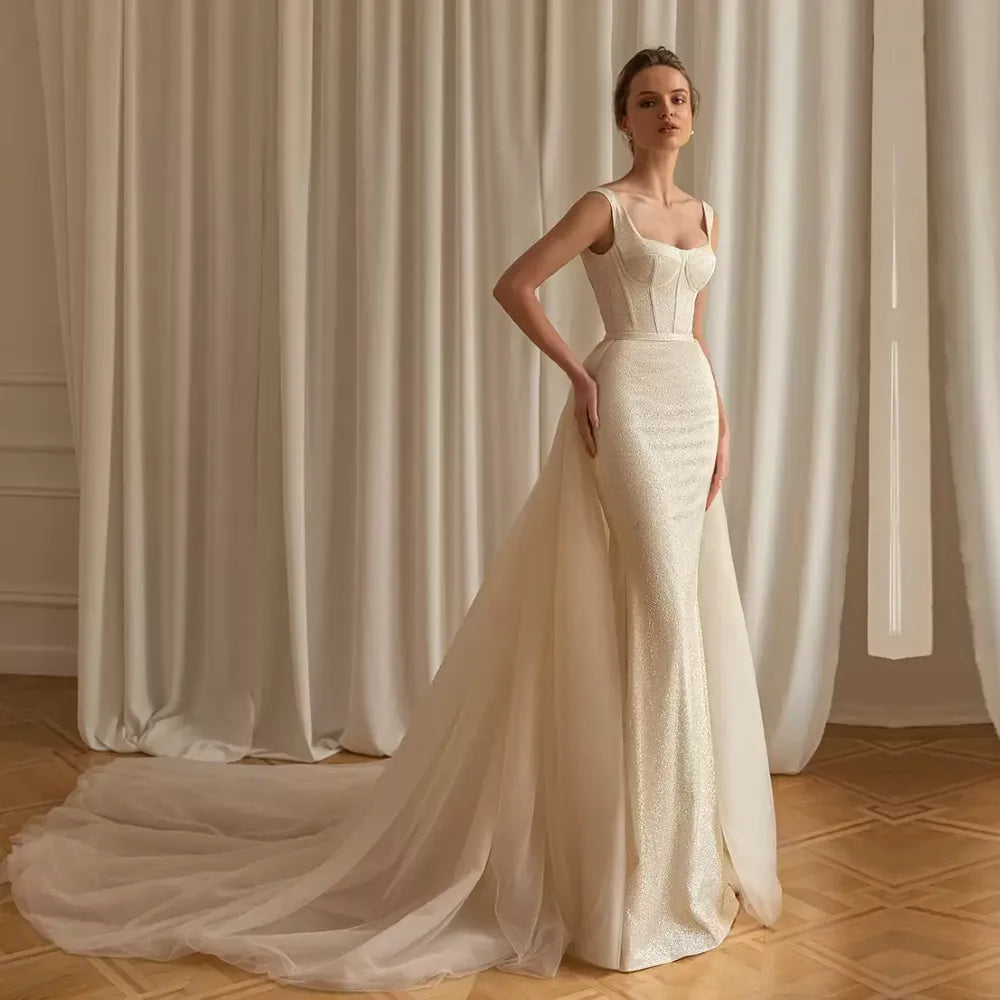 The Robe Bernadetta features luxurious two-piece design with a sweetheart neckline and spaghetti straps, creating a timeless look fit for any modern bride. The sumptuous silhouette is crafted from the highest quality fabric for an exquisite experience that is sure to make a lasting impression.