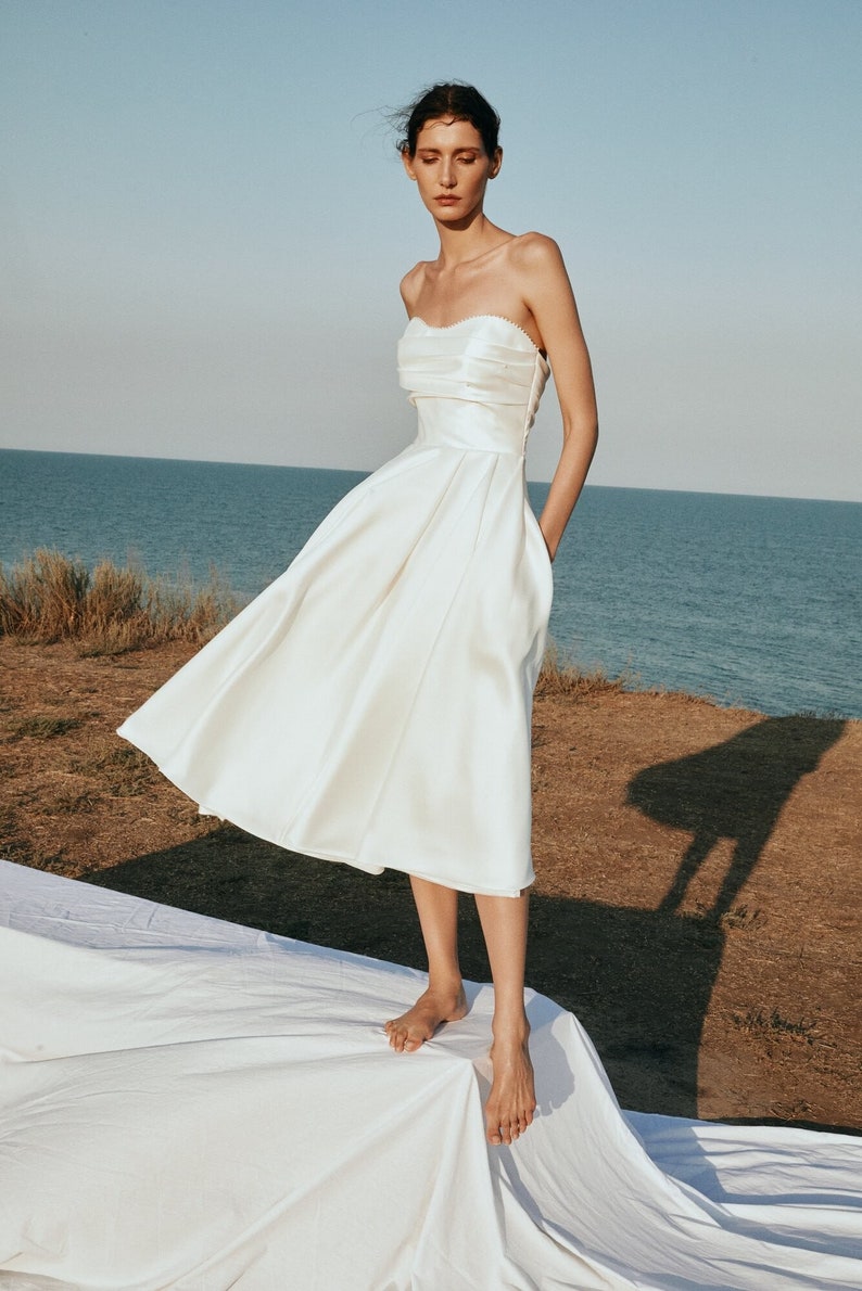 simple yet beautiful wedding dress